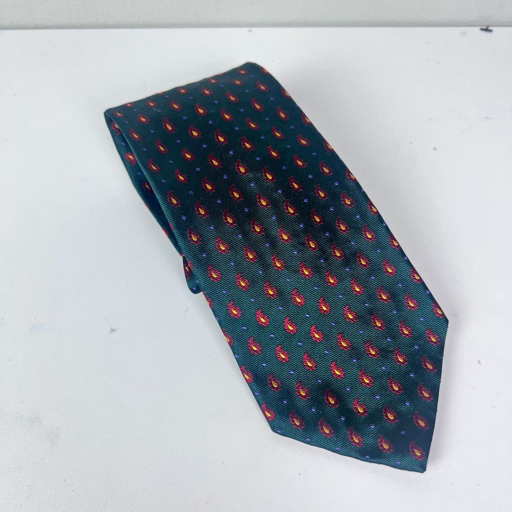 Lauren Ralph Lauren Mens Silk Necktie green Red Paisley hand‎ finished 58.5x3.5